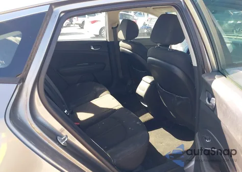 2018 Kia Optima Lx z USA, uszkodzony, nr VIN 5XXGT4L37JG184064